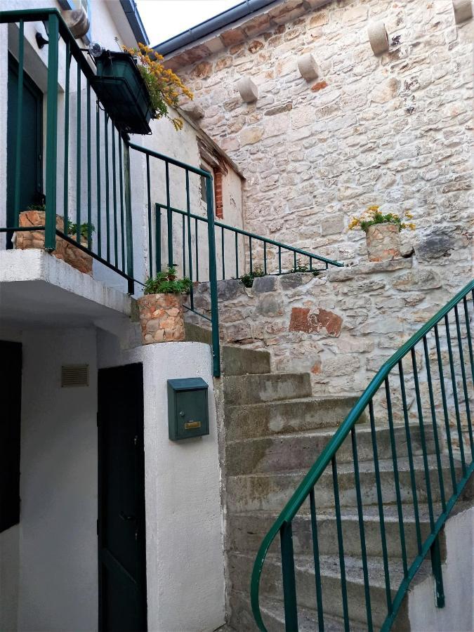 Apartment Megi In Supetar Historical Core Exterior foto