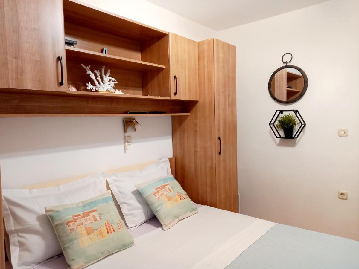 Apartment Megi In Supetar Historical Core Exterior foto